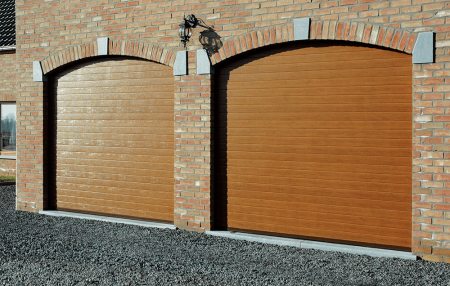 Portes de garage en woodgrain ligné - imitation bois chêne doré